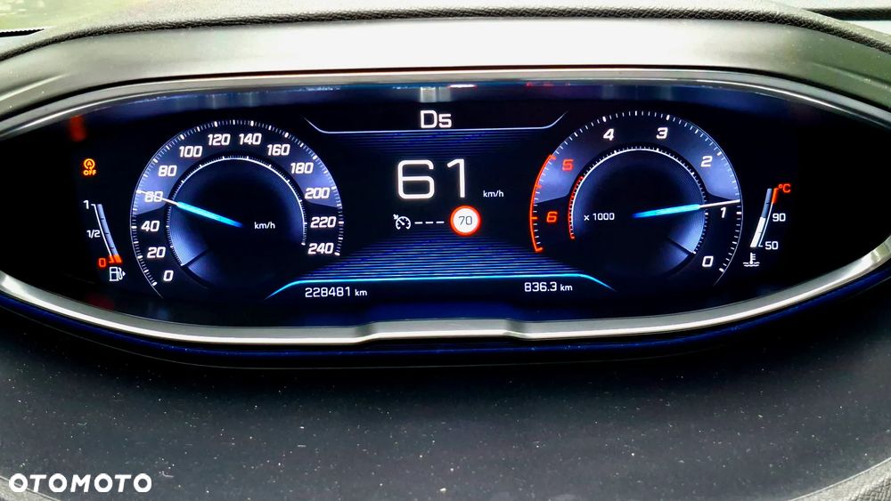 Peugeot 3008 1.6 BlueHDi Active S&S EAT6 - 11