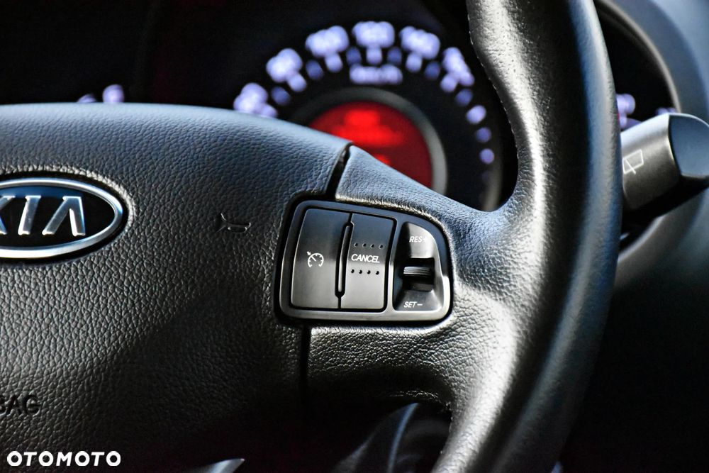 Kia Sportage 2.0 CVVT 2WD Spirit - 33