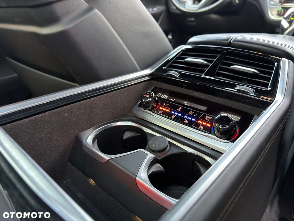 BMW Seria 7 - 22