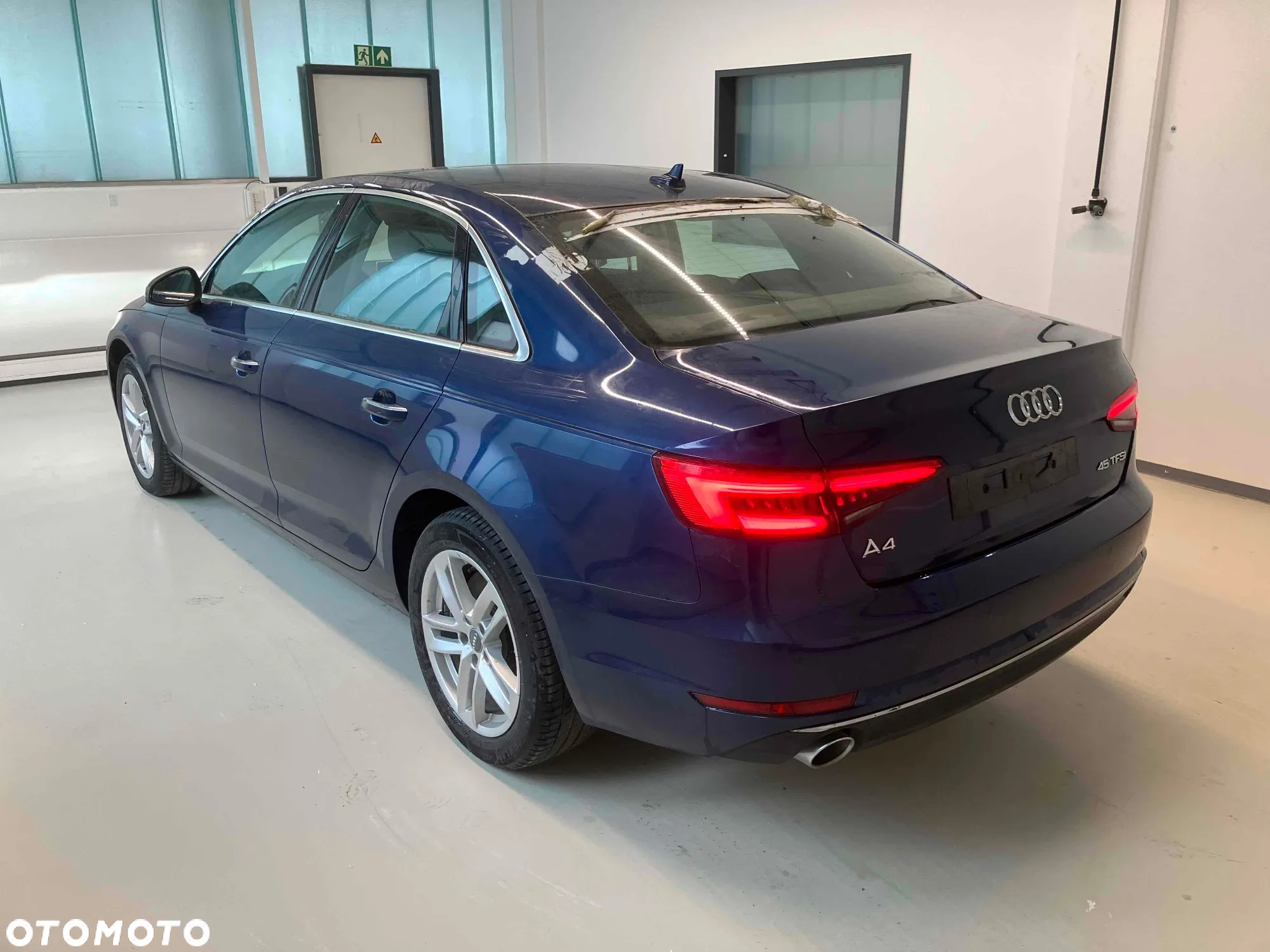 Audi sedan A4 B9 8W kompletny tył klapa lampy zderzak kolor LX5Q 2016 72km drzwi - 4