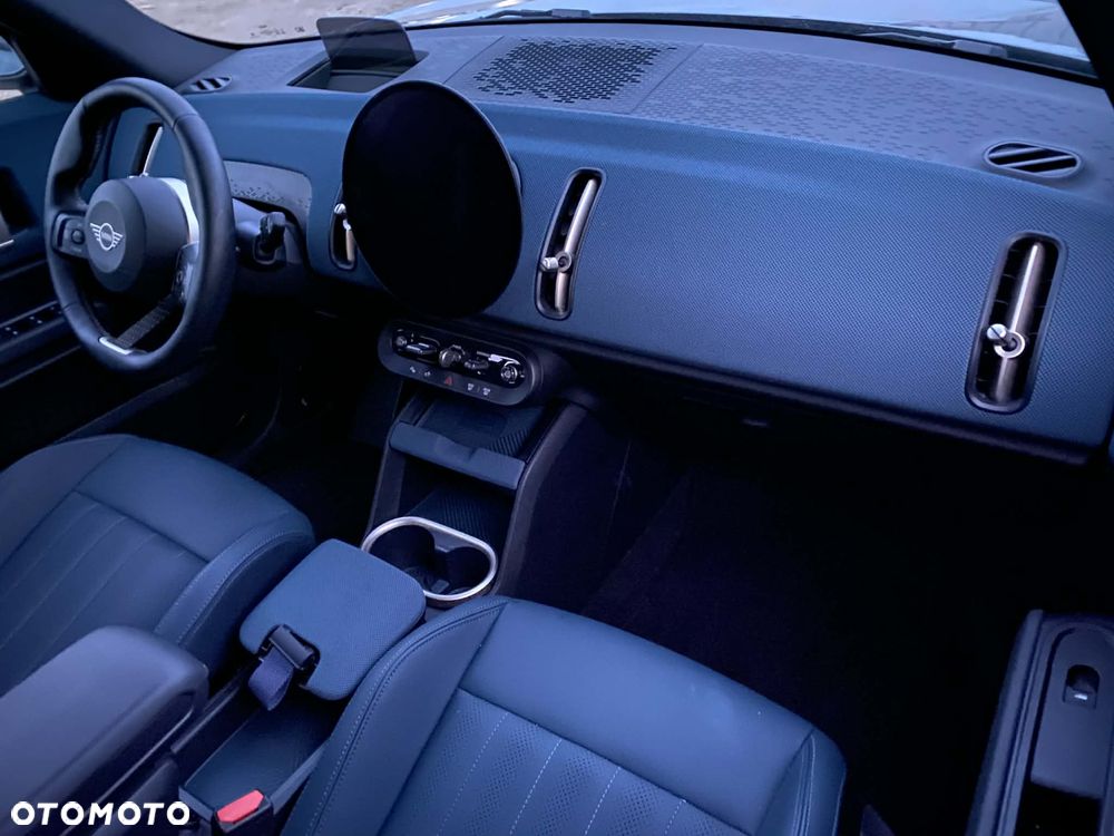 MINI Countryman E Essential Trim - 7