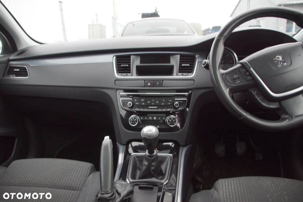 Auto na części - Peugeot 508 SW I 2.0 HDI 163 KM RH02 20MB27 KGN 2010R Silnik Skrzynia Drzwi Maska Klapa Zderzak Błotnik Szyba Lusterko Klamka Lampa Deska Kokpit Sterownik Moduł Czujnik Licznik Wyświetlacz Panel Kierownica - 16