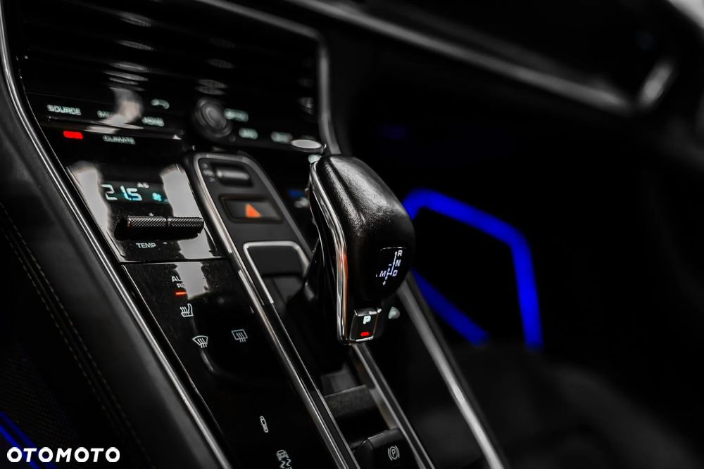 Porsche Panamera GTS - 12