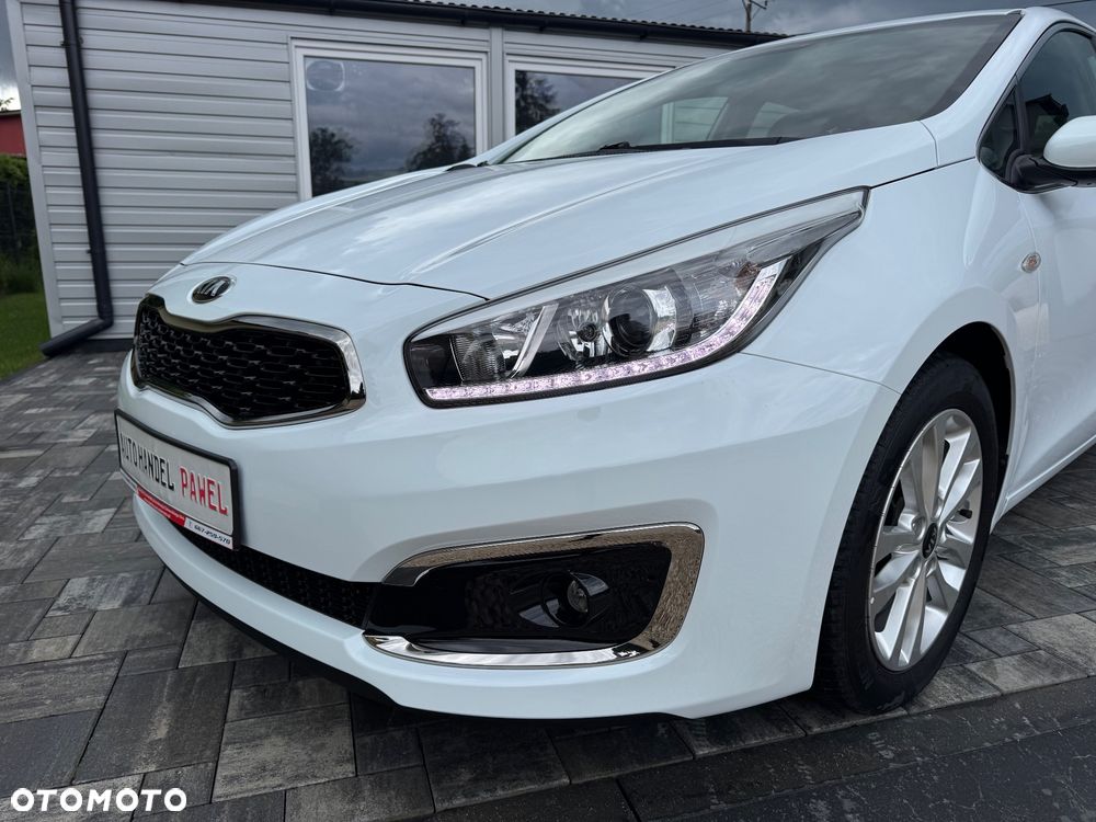 Kia Ceed 1.4 CVVT ISG Dream-Team Edition - 13