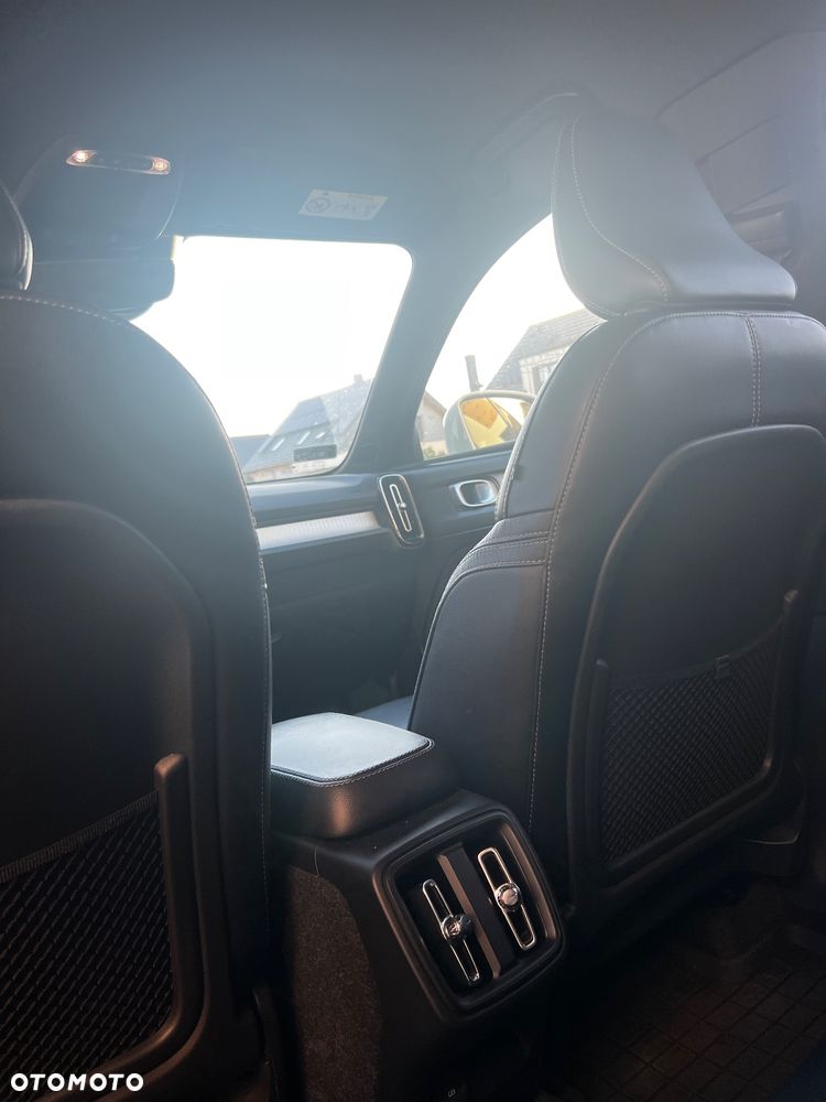 Volvo XC 40 T4 AWD Momentum Pro - 22