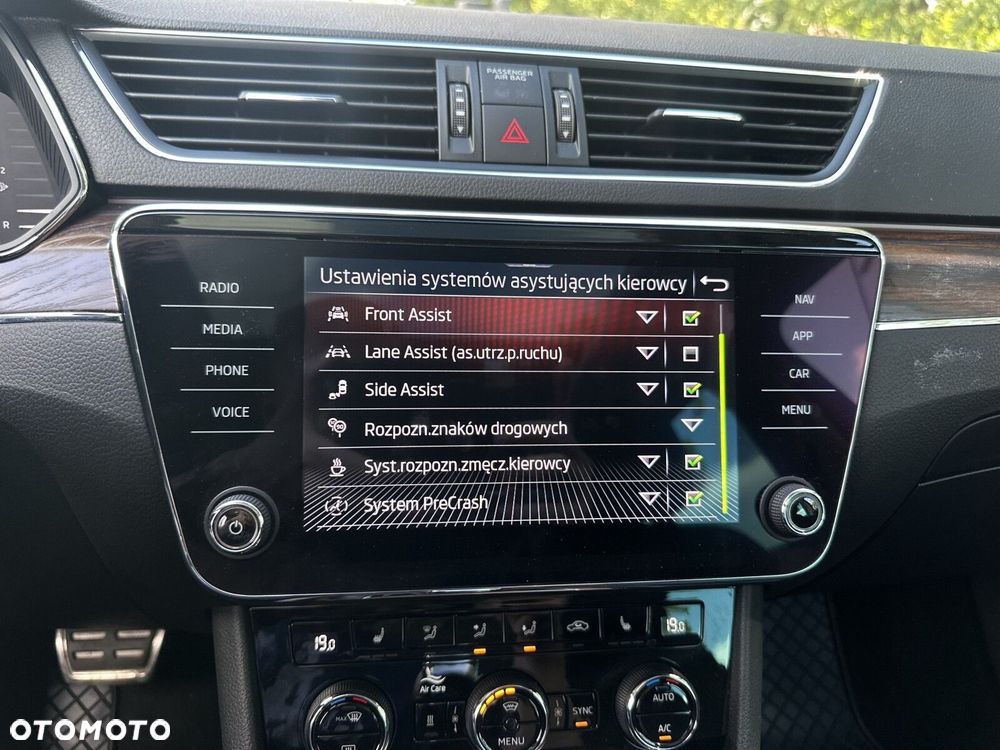 Skoda Superb 2.0 TDI SCR 4x4 Scout DSG - 21