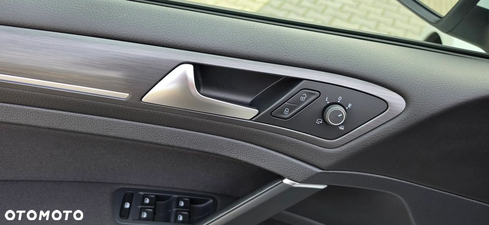 Volkswagen Golf e-Golf - 18