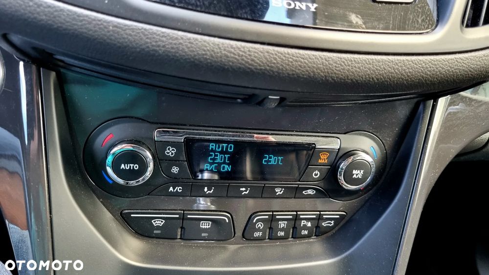 Ford Kuga 2.0 TDCi AWD Titanium - 35