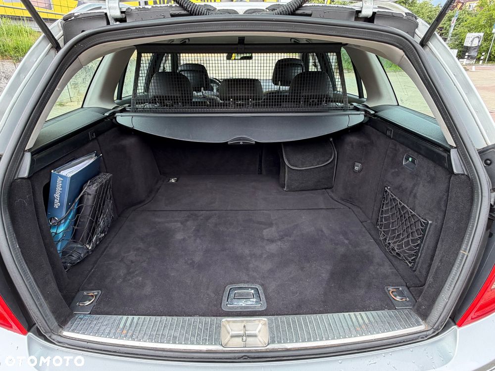 Mercedes-Benz Klasa C 180 Kompressor Automatik BlueEFFICIENCY Avantgarde - 25