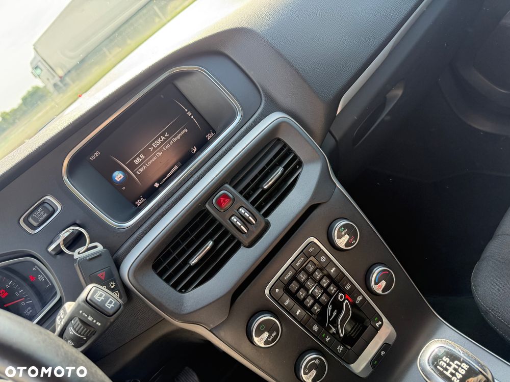 Volvo V40 D2 Kinetic - 19