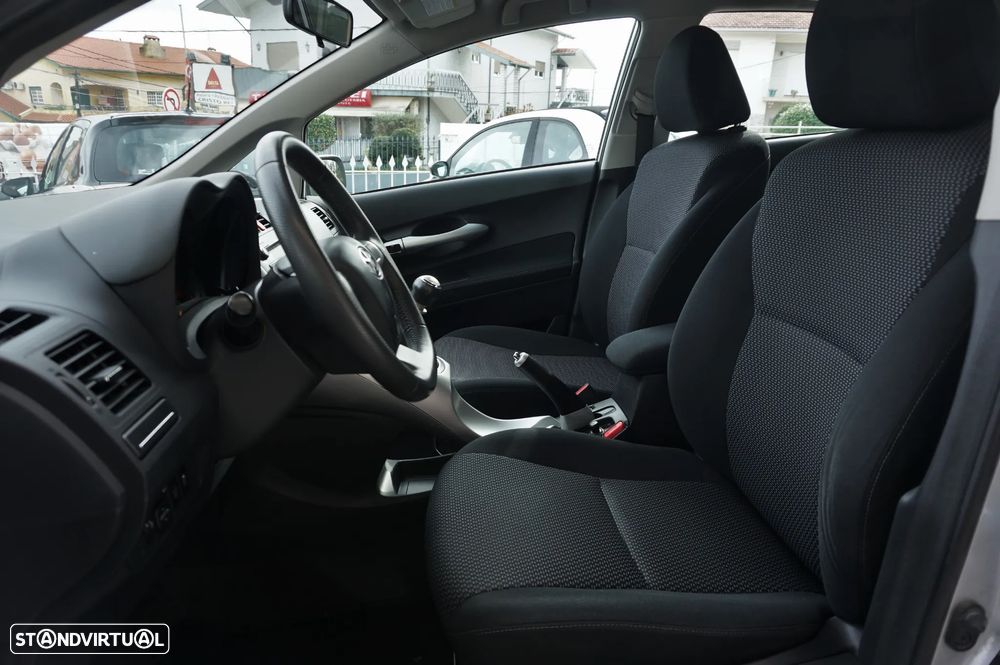 Toyota Auris 1.33 VVT-i Life+ - 11