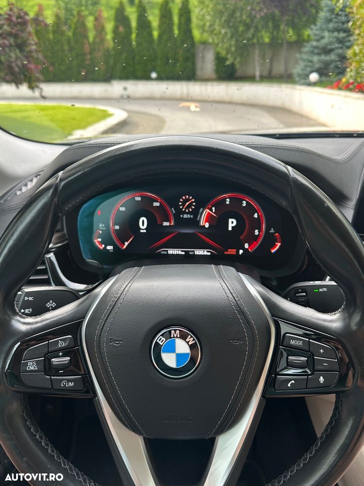 BMW Seria 5 520d xDrive AT - 23