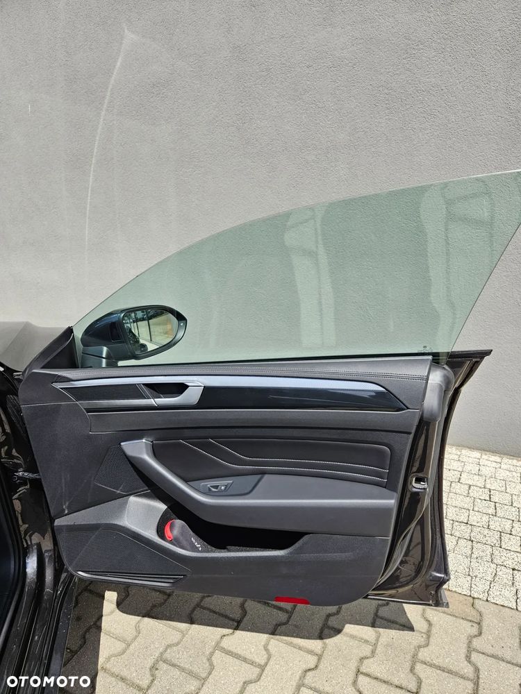 Volkswagen Arteon 2.0 TSI R-Line DSG - 25