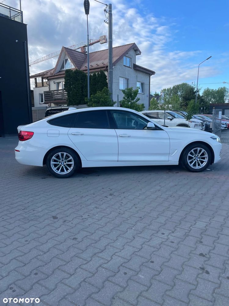BMW Seria 3 320d xDrive Advantage - 23