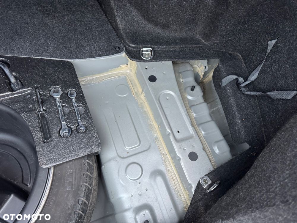 Lexus IS 200 Limited - 36