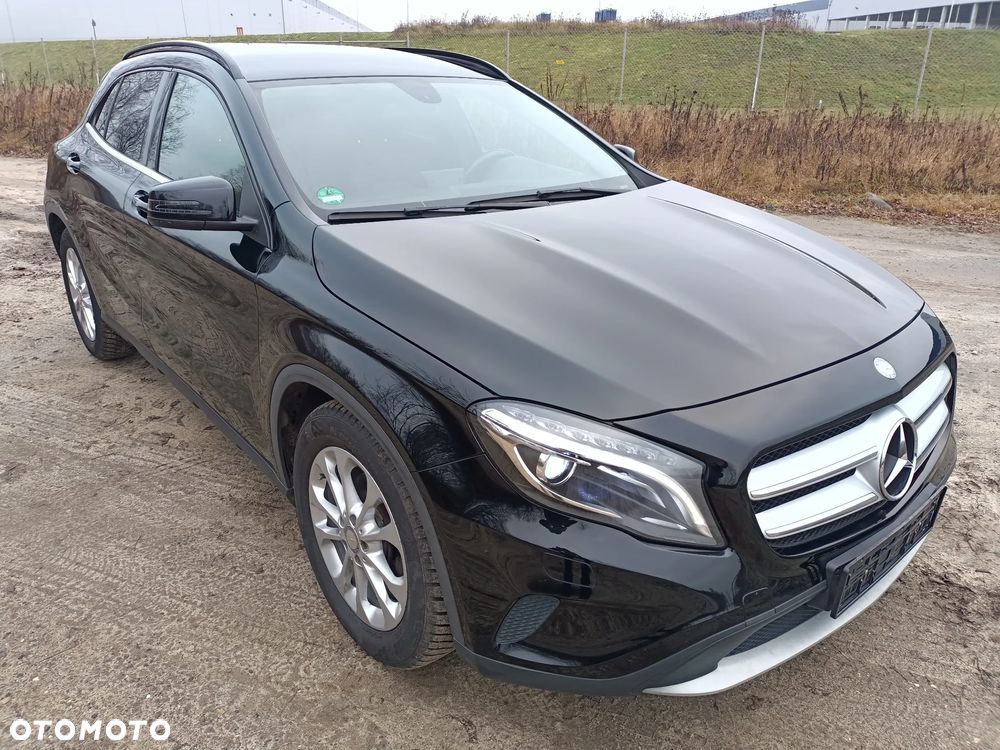Mercedes-Benz GLA 180 (CDI) d 7G-DCT Urban - 4