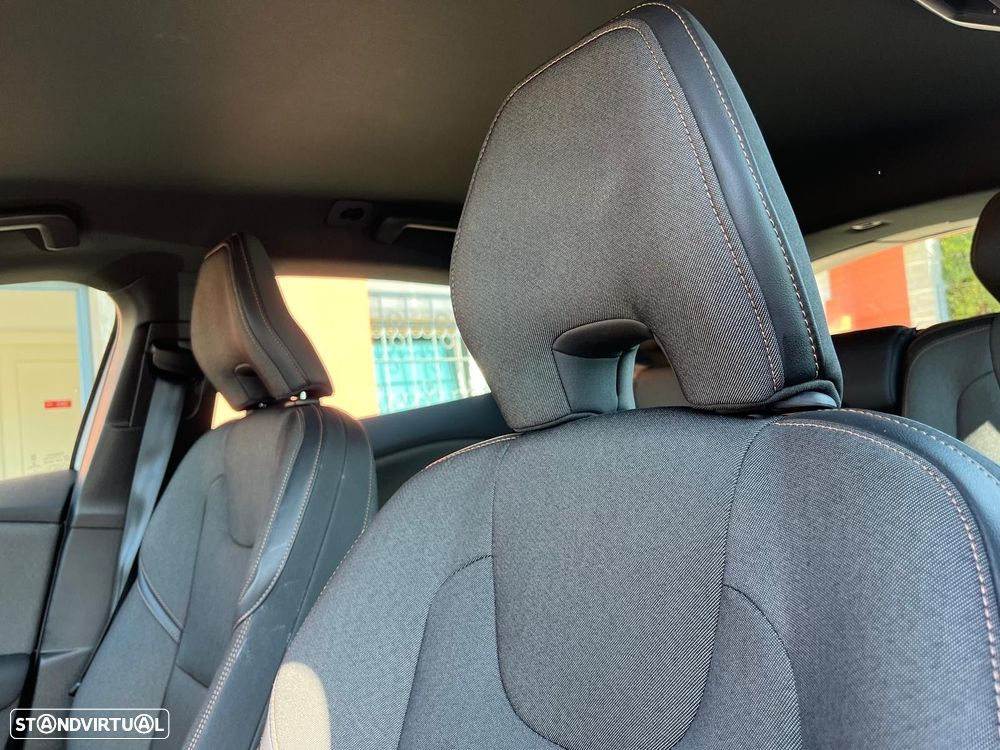 Volvo V40 Cross Country 1.5 T3 Summum Geartronic - 20