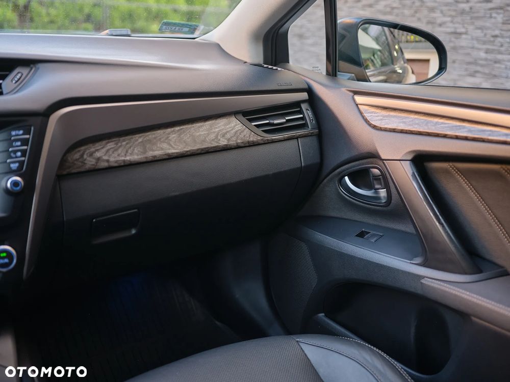 Toyota Avensis 2.0 Prestige MS - 21