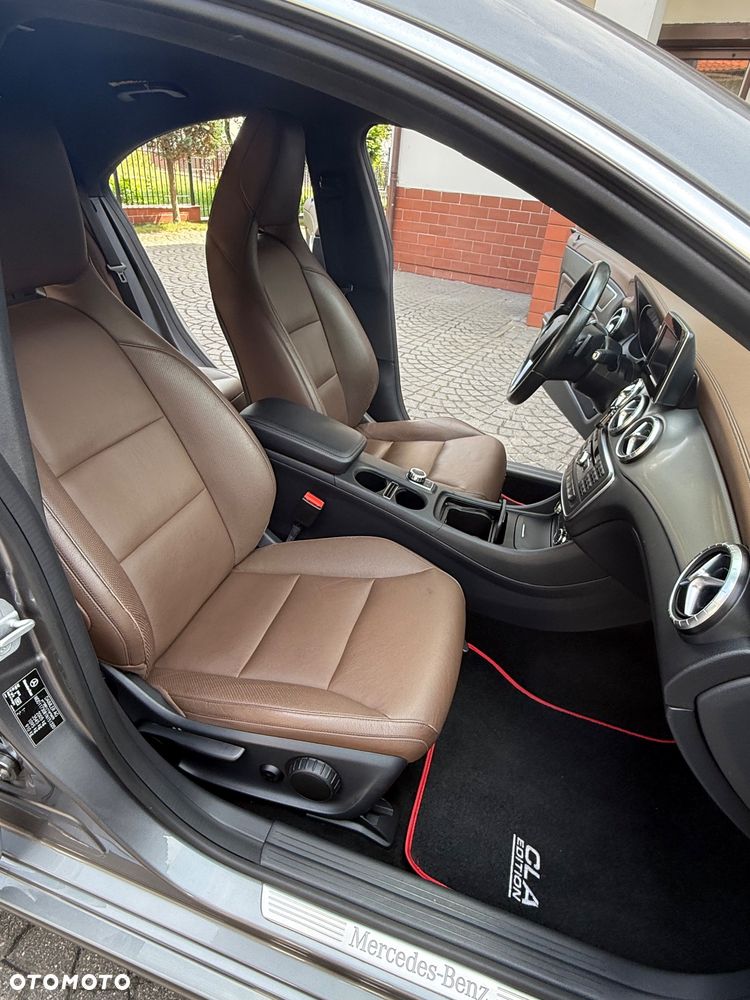 Mercedes-Benz CLA 200 d 7G-DCT - 16