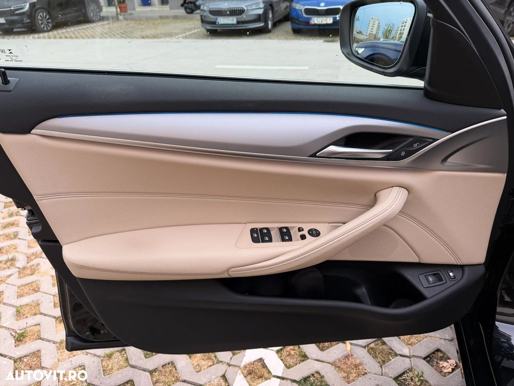 BMW Seria 5 530e xDrive Aut. Luxury Line - 16