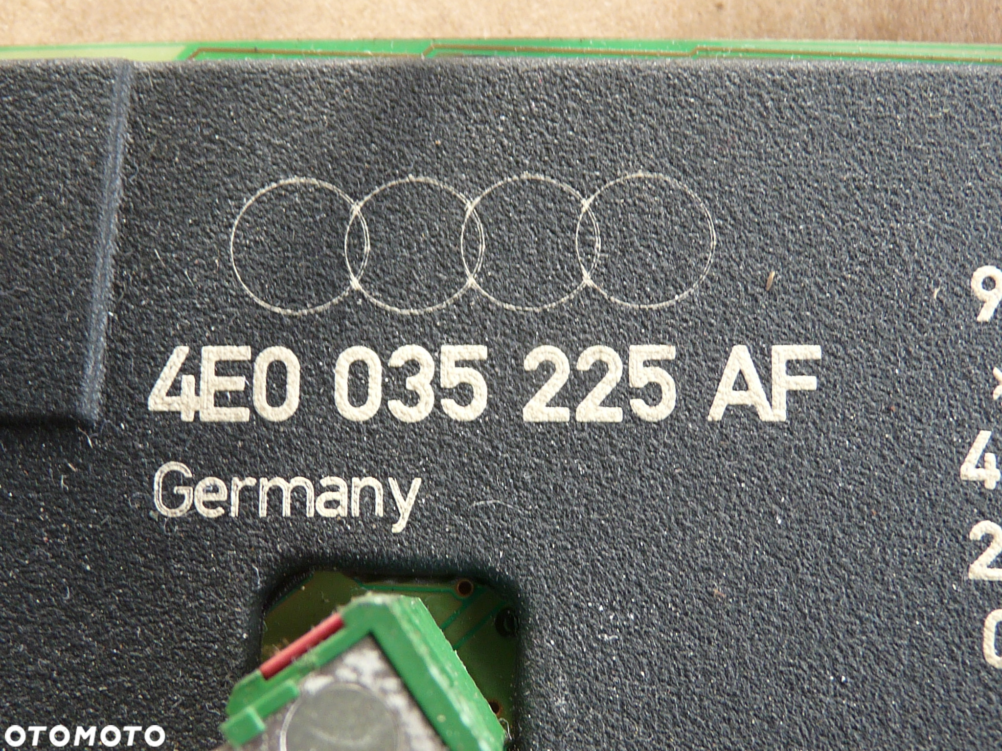 AUDI A8 D3 LIFT WZMACNIACZ ANTENY 4E0035225AA 4E0035225AF 4E0035225S 4E0035225AK 4E0035225AP - 5