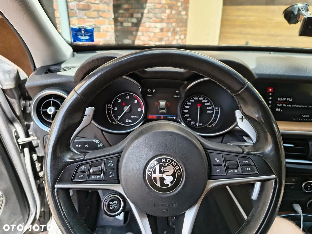 Alfa Romeo Stelvio - 19