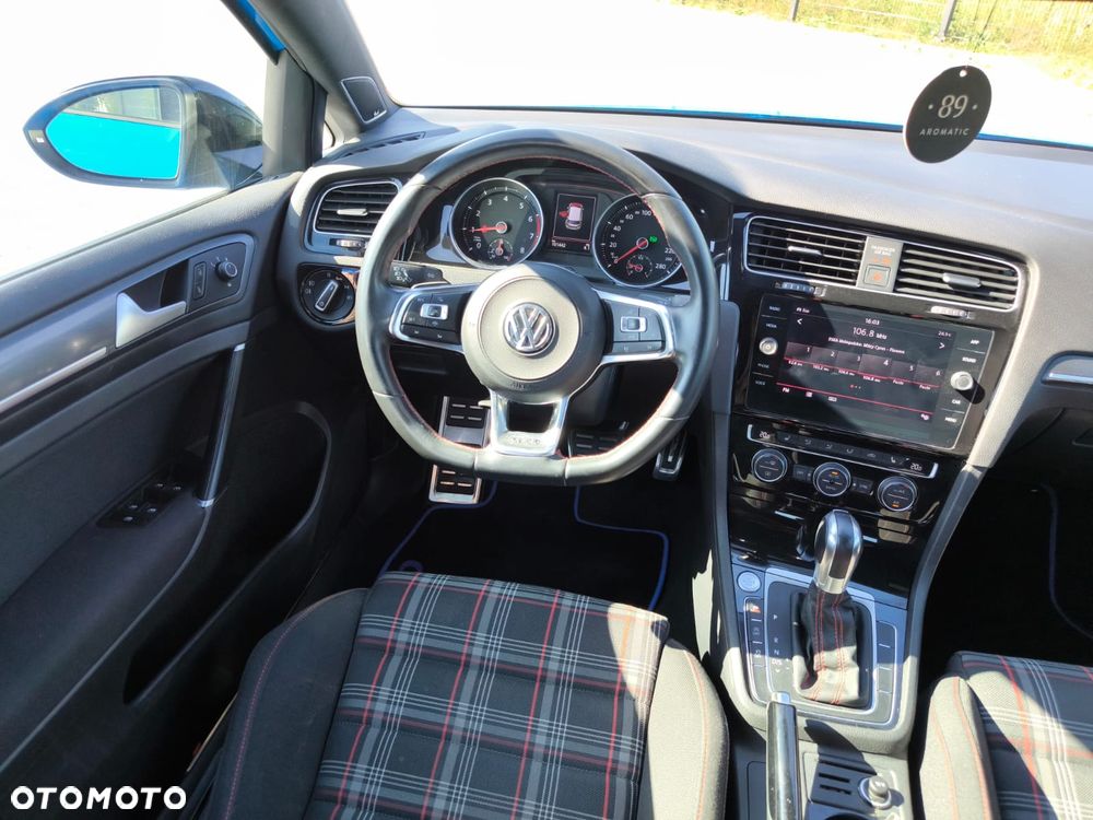 Volkswagen Golf GTI (BlueMotion Technology) DSG Performance - 20