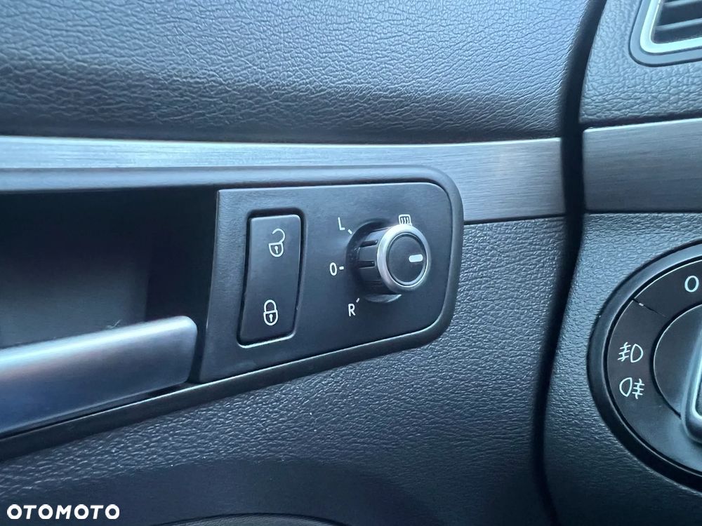 Volkswagen Touran 1.6 TDI DPF BlueMotion Technology Comfortline - 27