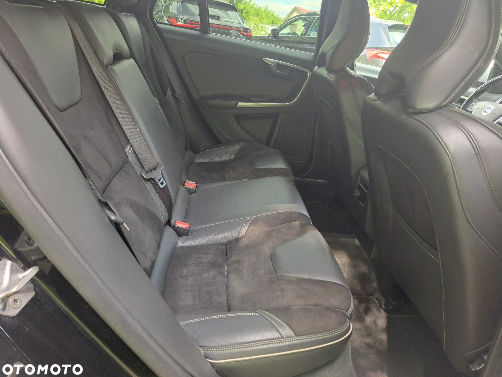 Volvo V60 D2 Drive-E R-Design Kinetic - 21