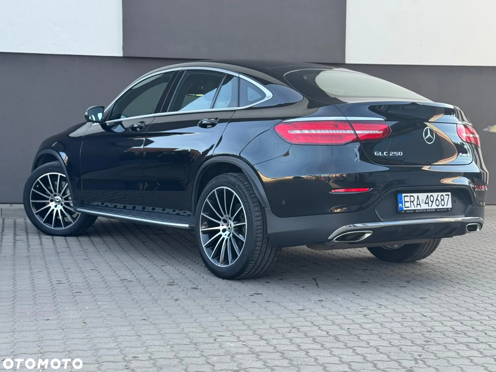Mercedes-Benz GLC 250 Coupe 4Matic 9G-TRONIC AMG Line - 18