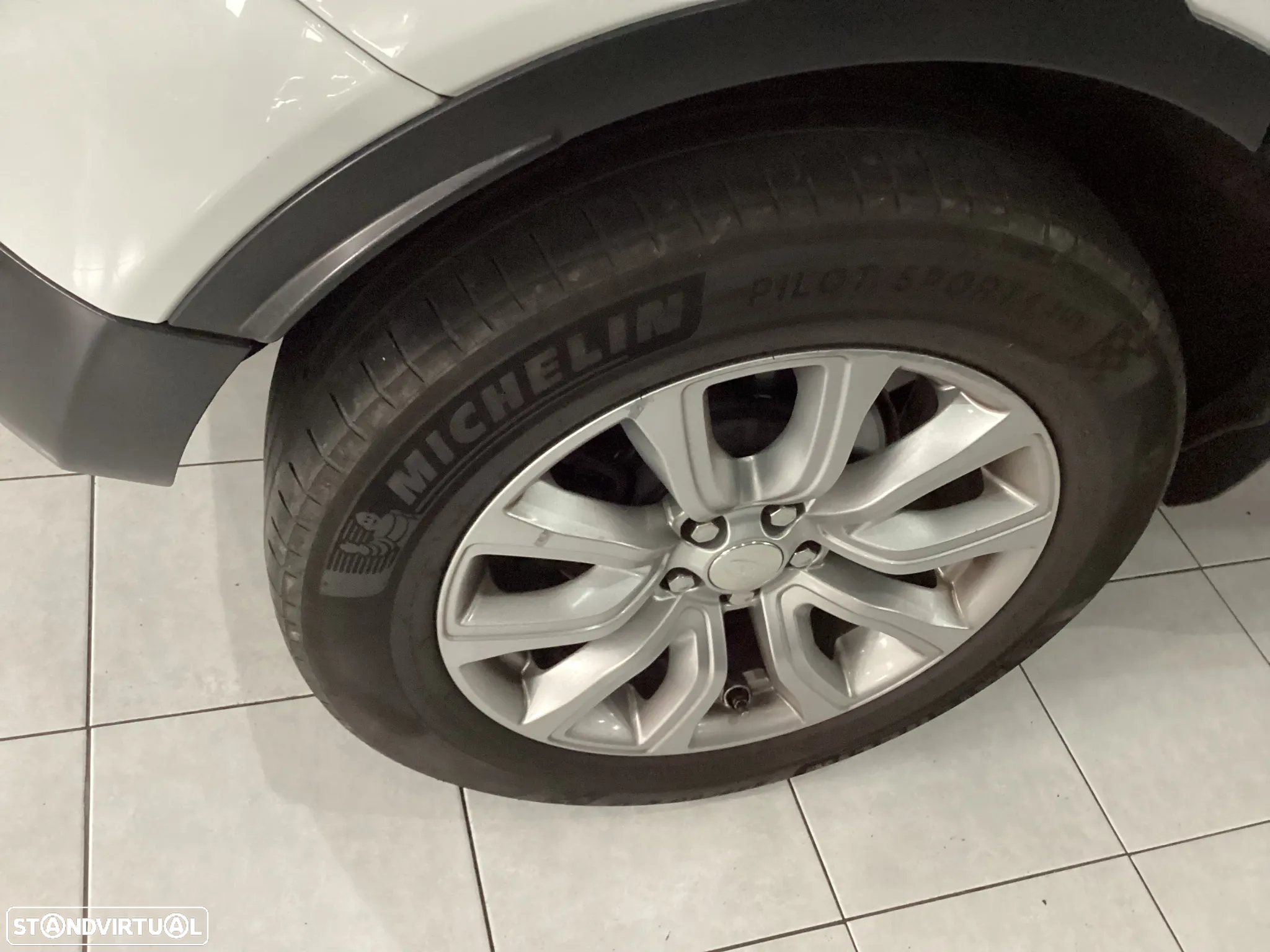 Land Rover Range Rover Evoque 2.2 eD4 Dynamic - 32