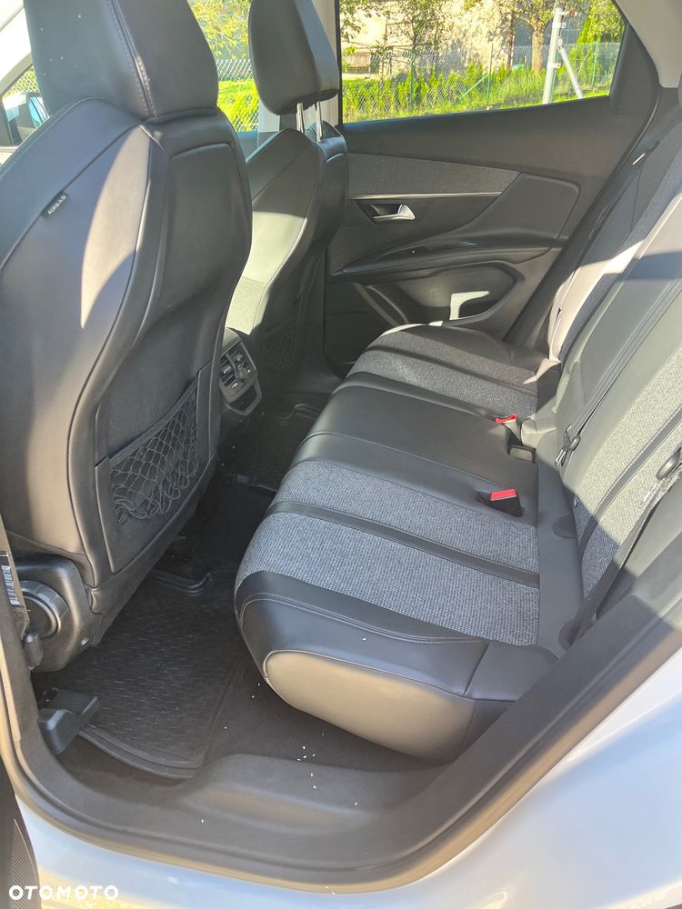 Peugeot 3008 1.6 BlueHDi Allure S&S EAT6 - 24