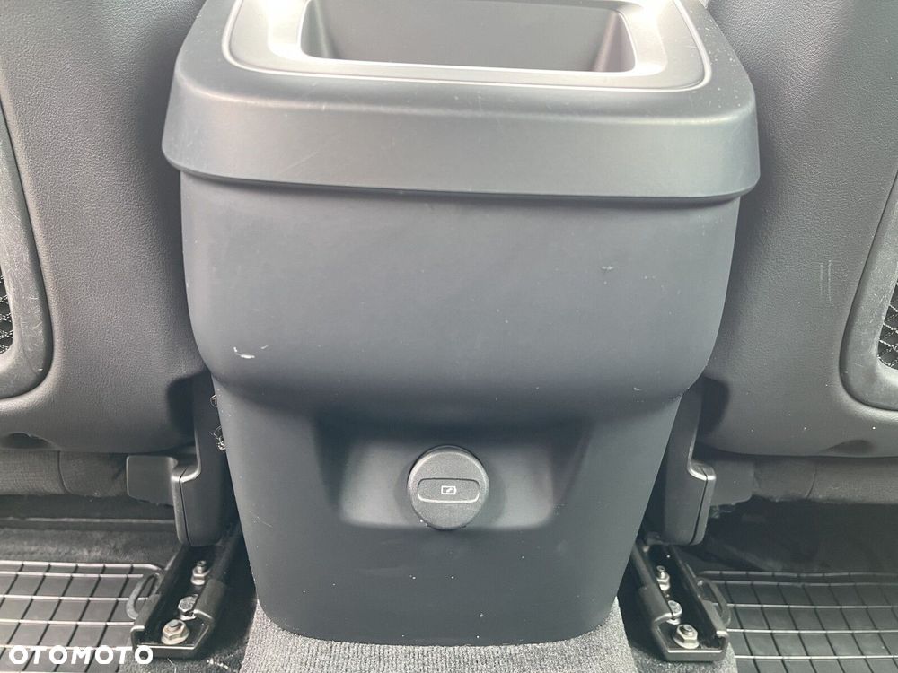 Volvo XC 60 B4 B Momentum - 16