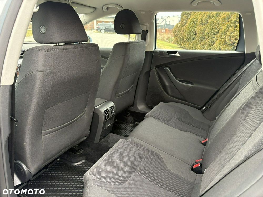 Volkswagen Passat - 10