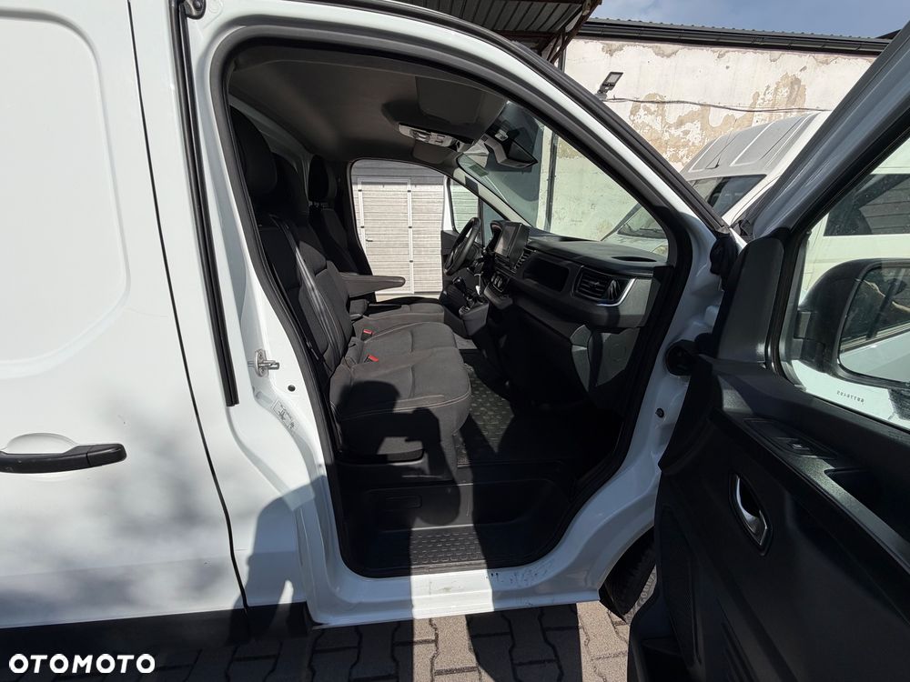 Renault TRAFIC BOGATA WERSJA!! Martwe pole, Park Assist, NAWIGACJA KLIMATYZACJA TEMPOMAT, świeżo sprowadzony, OKAZJA !!!! - 11
