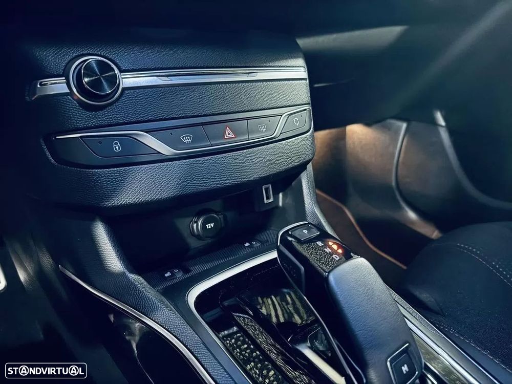 Peugeot 308 1.5 BlueHDi GT EAT8 - 39