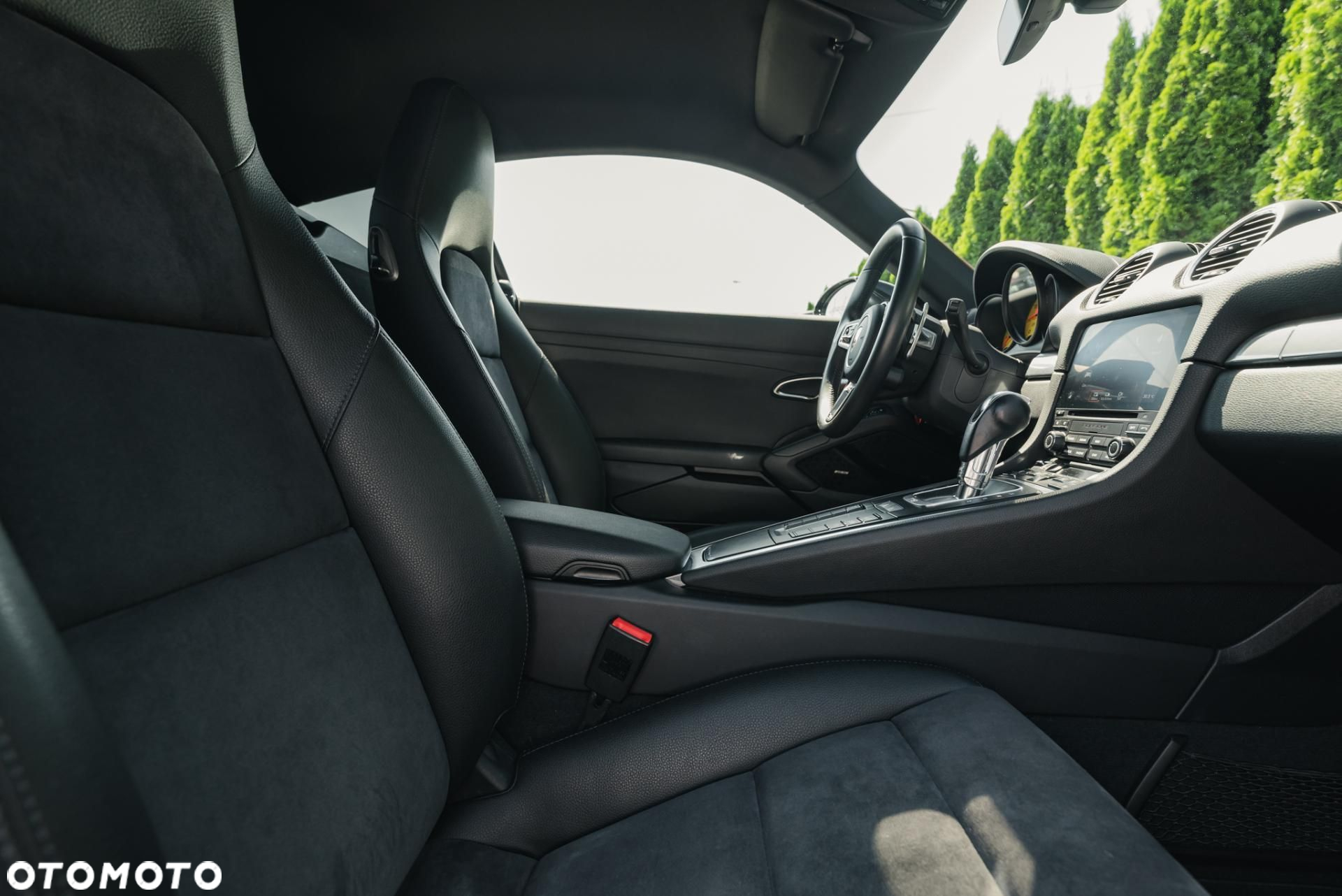 Porsche 718 Cayman - 15