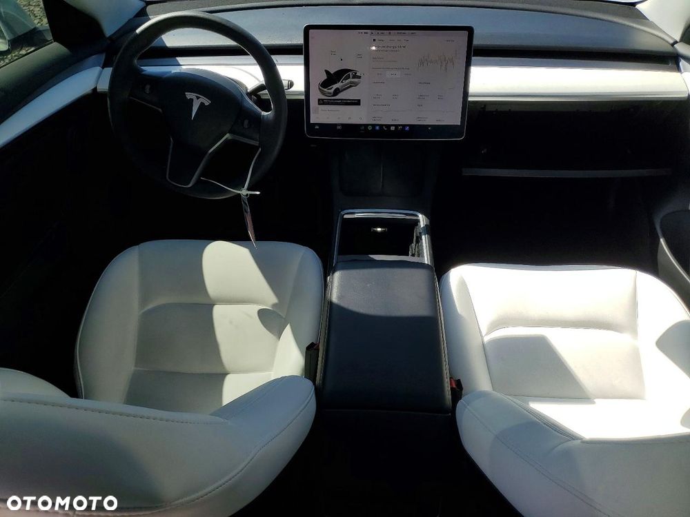 Tesla Model 3 Long Range AWD - 8