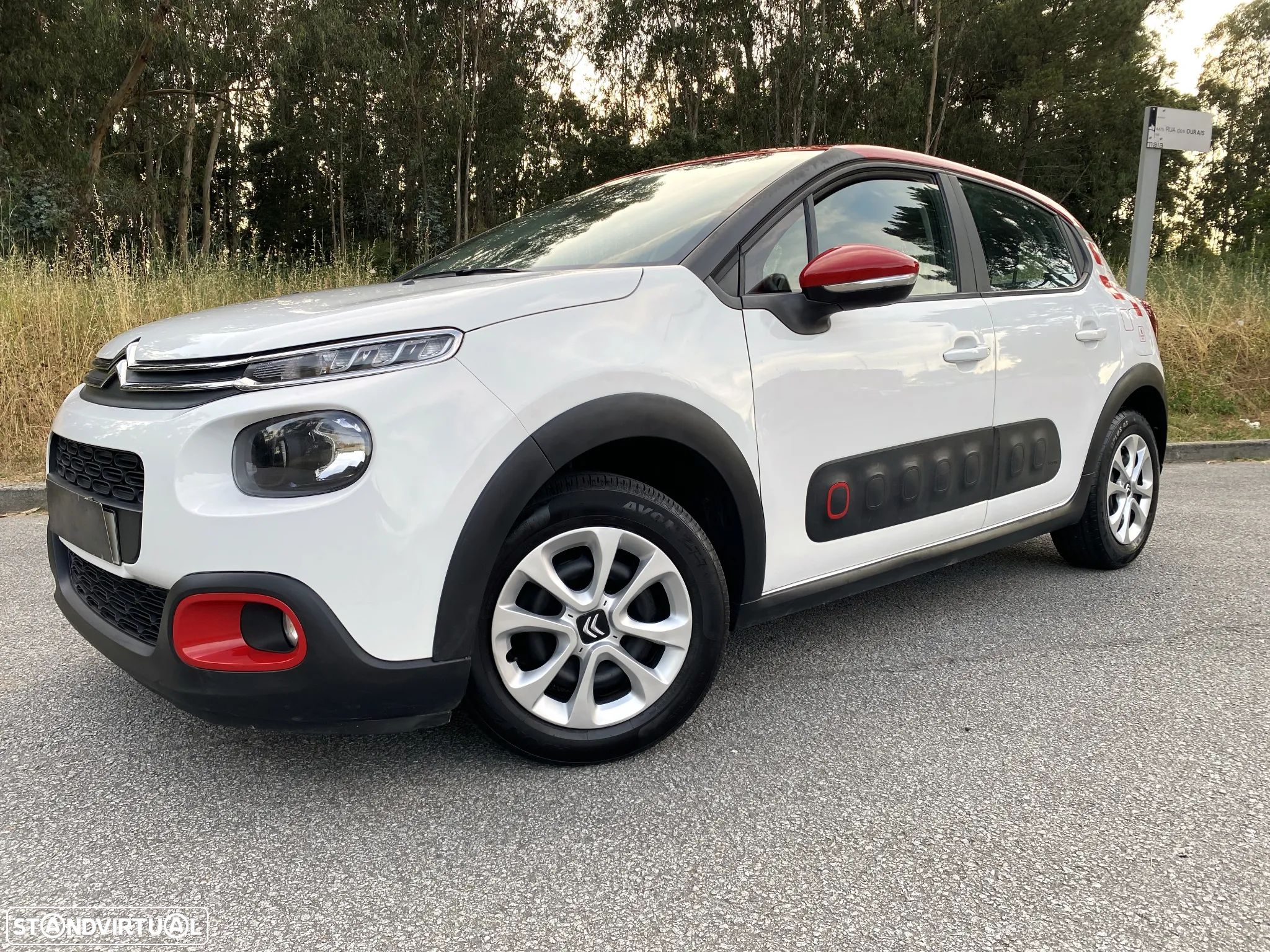 Citroën C3 1.2 PureTech Shine - 1