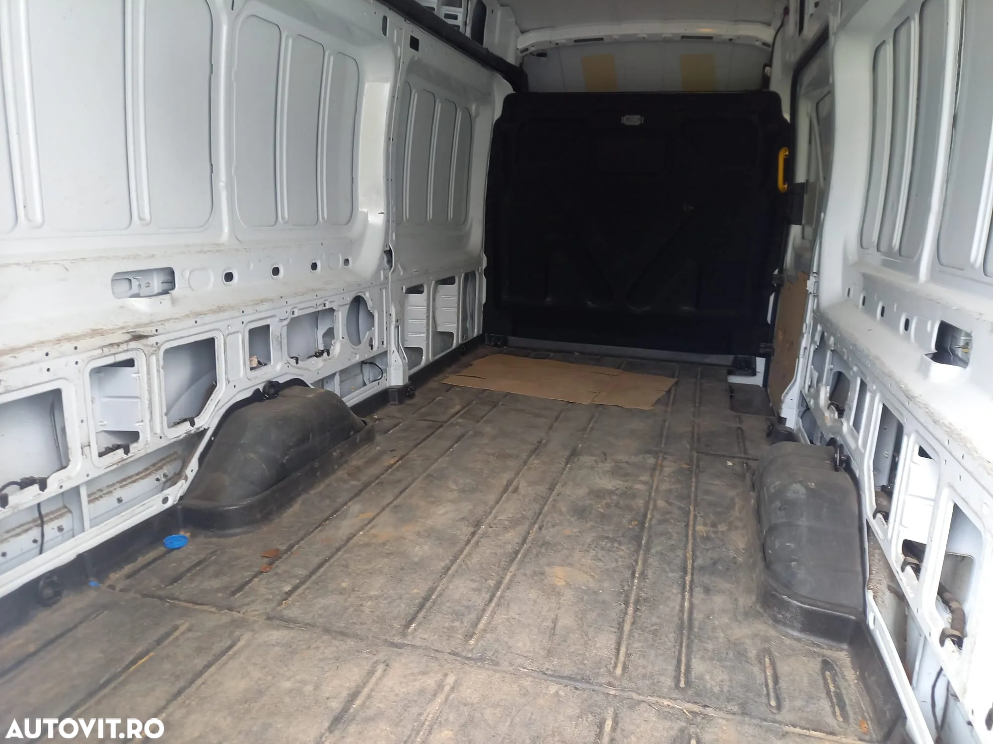 Ford Transit - 12