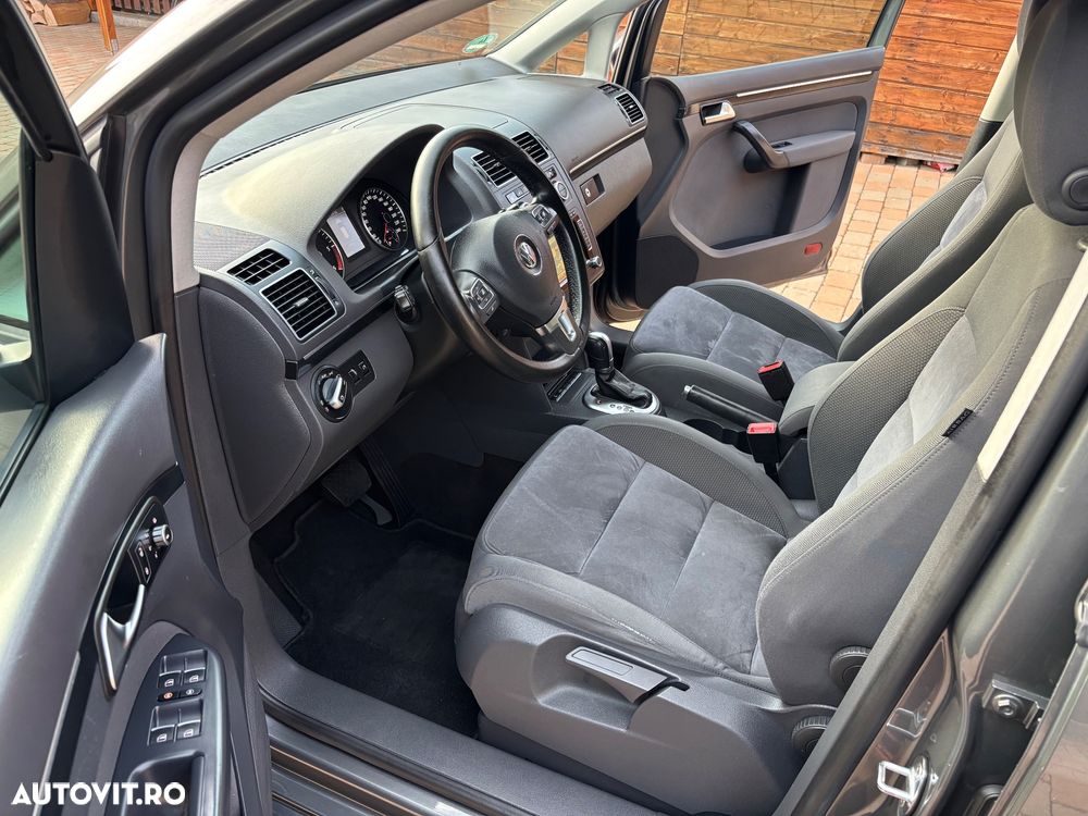 Volkswagen Touran 2.0 TDI DPF DSG Highline - 7
