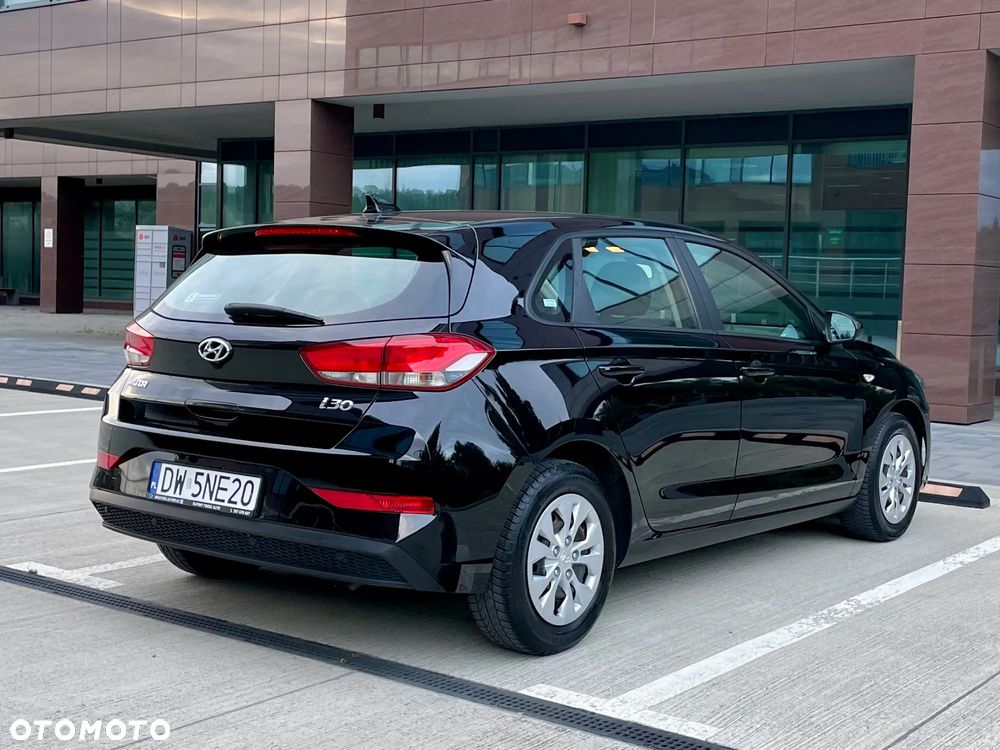 Hyundai i30 1.5 DPI Classic + - 12