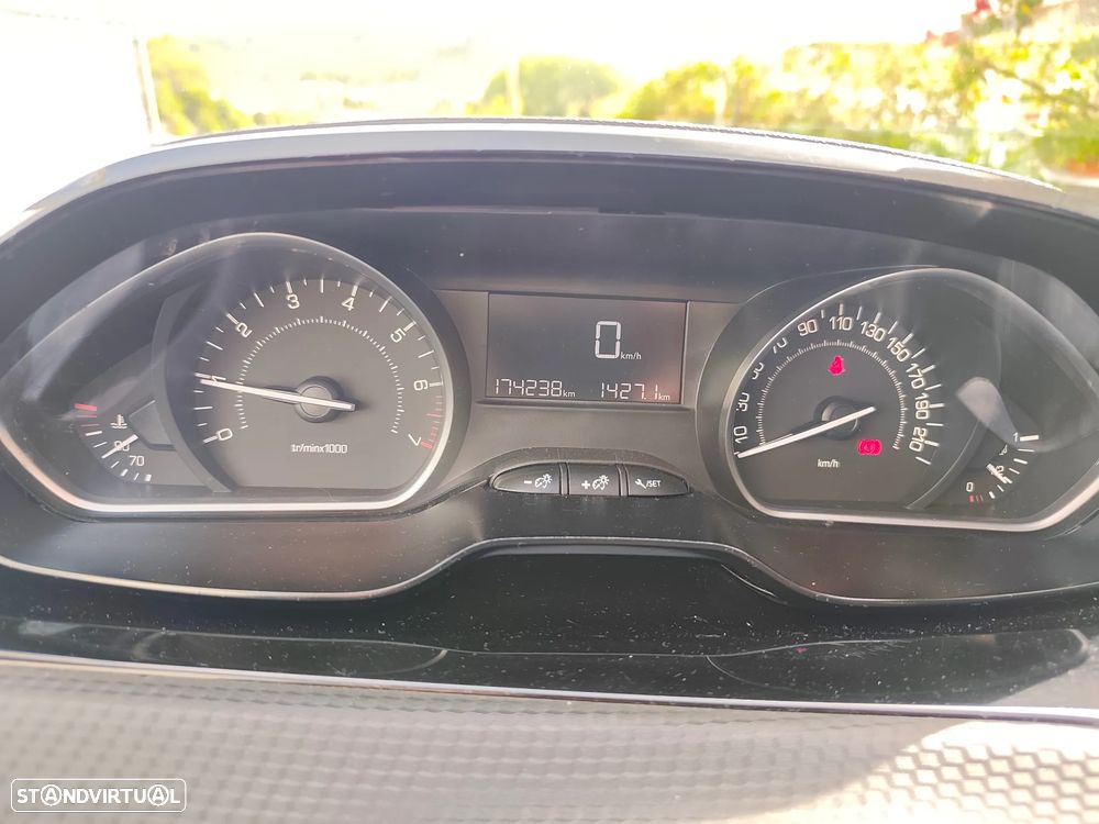 Peugeot 208 1.2 VTi Allure - 9