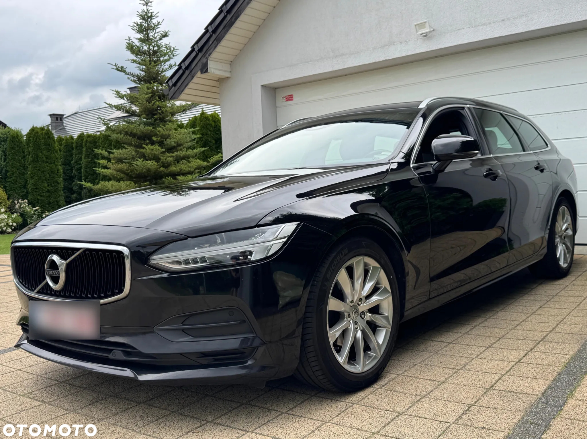 Volvo V90 - 2