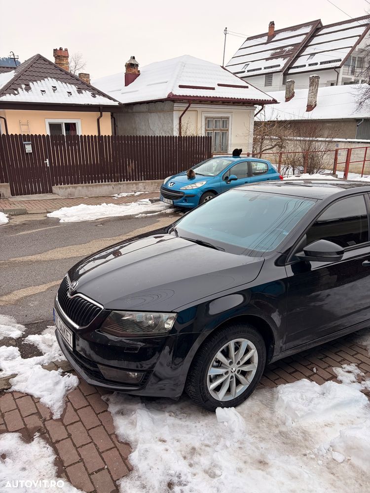 Skoda Octavia 2.0 TDI ELEGANCE DSG - 3