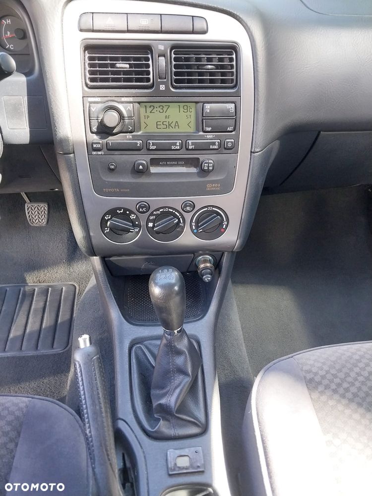 Toyota Avensis - 13