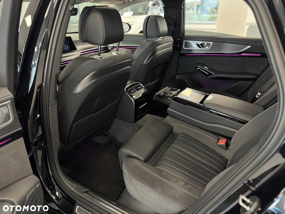 Hongqi H9 2.0T Deluxe - 8