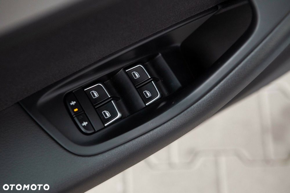 Audi A6 Avant 2.0 TDI ultra S tronic - 18