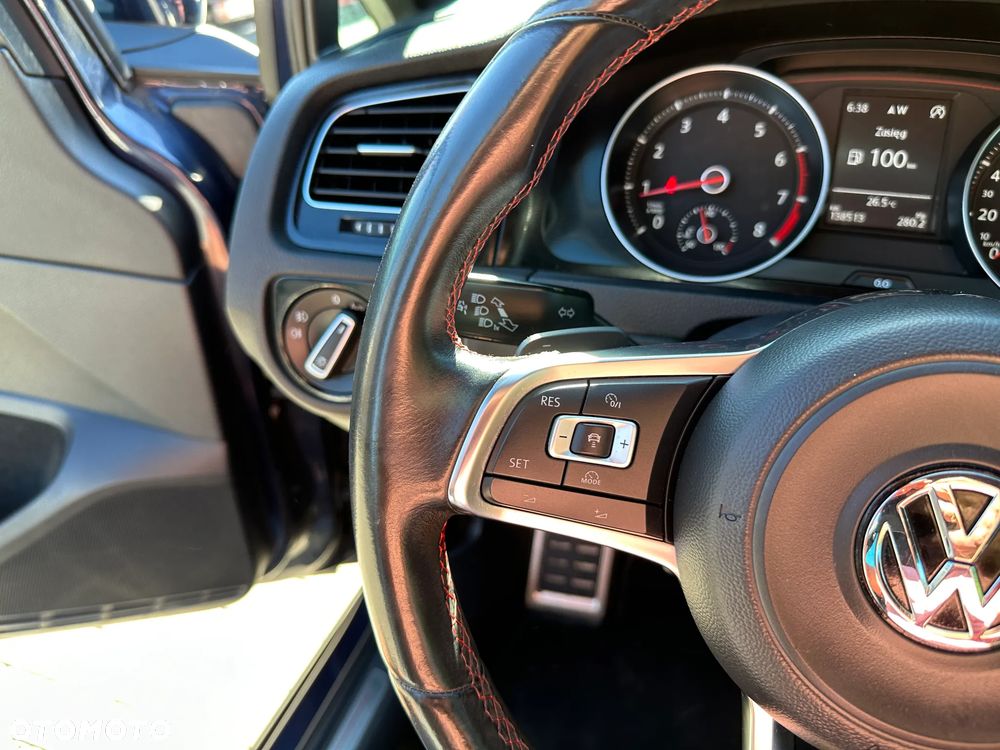 Volkswagen Golf - 10