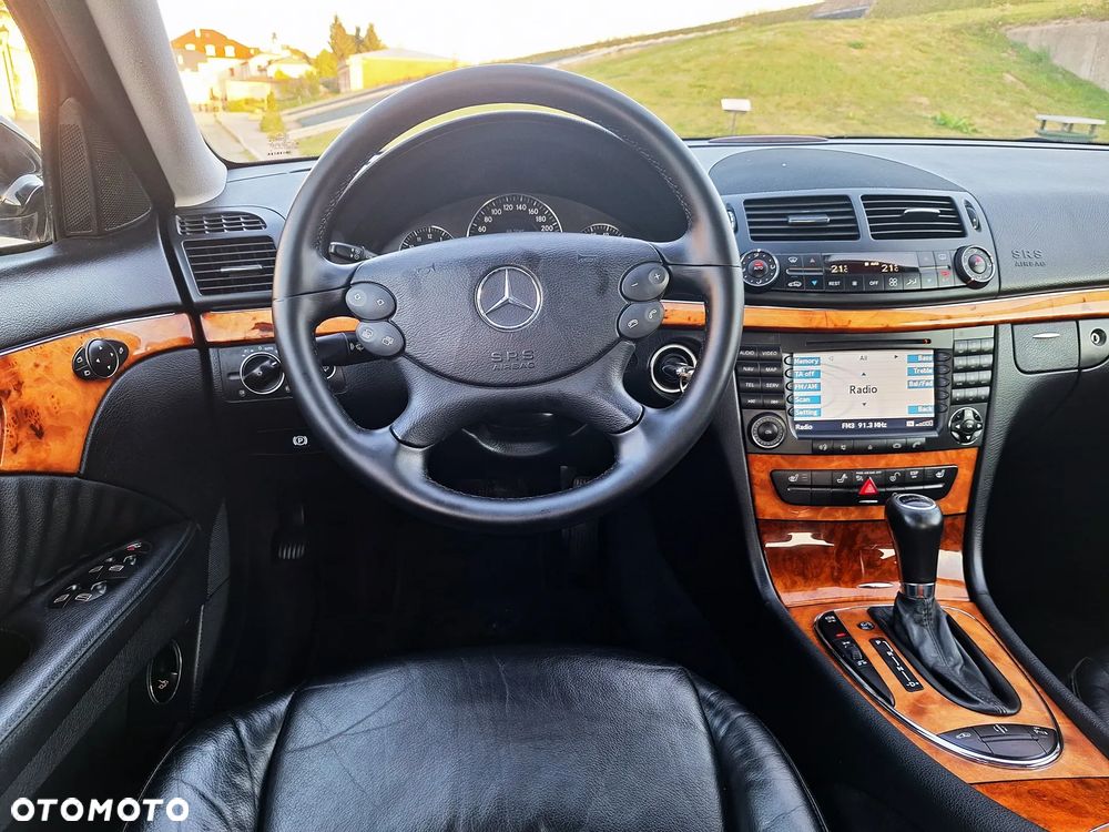 Mercedes-Benz Klasa E 500 Elegance - 33